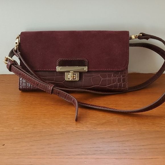 NWOT WHBM Burgundy Leather Crossbody Purse Wallet - Picture 5 of 7